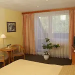 Lazensky Pyramida 4*