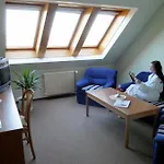 Lazensky Pyramida Szálloda
