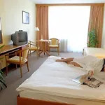 Lazensky Pyramida Hotel Františkovy Lázně