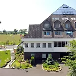 Lazensky Pyramida