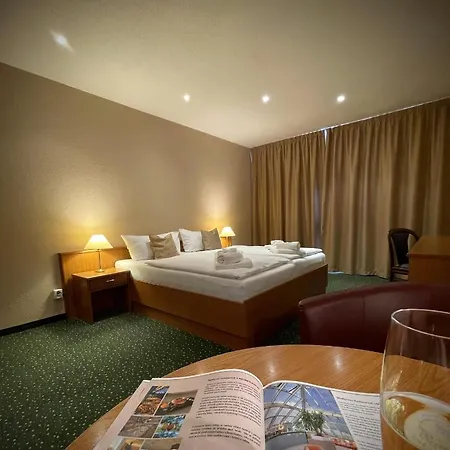 Lazensky Pyramida Hotel 4*