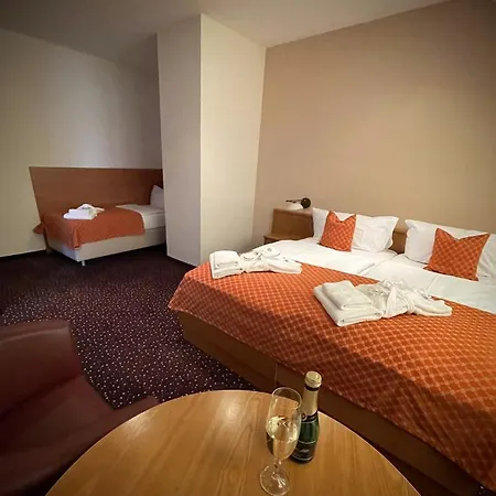Hotel Lazensky Pyramida