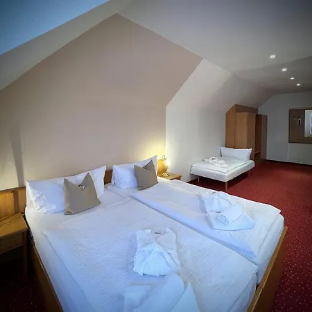 Hotel Lazensky Pyramida 4*