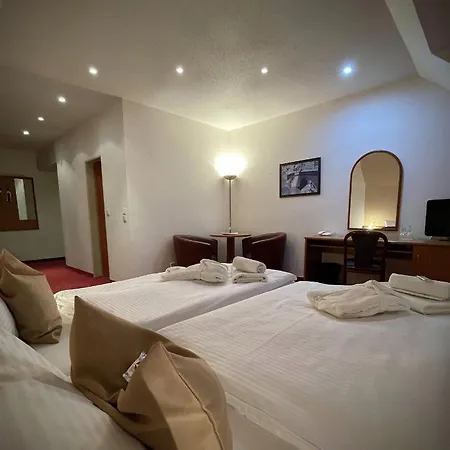 Hotel Lazensky Pyramida