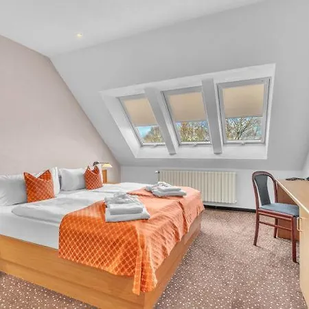 Lazensky Pyramida 4*