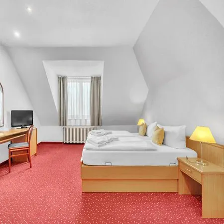 Lazensky Pyramida Szálloda 4*