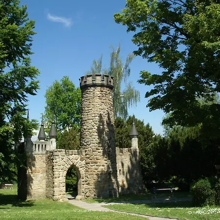 Lazensky Pyramida