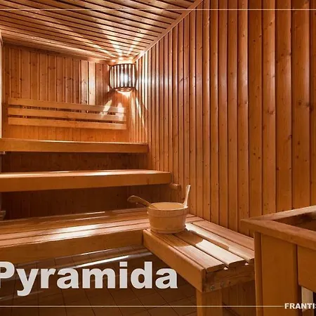 Lazensky Pyramida