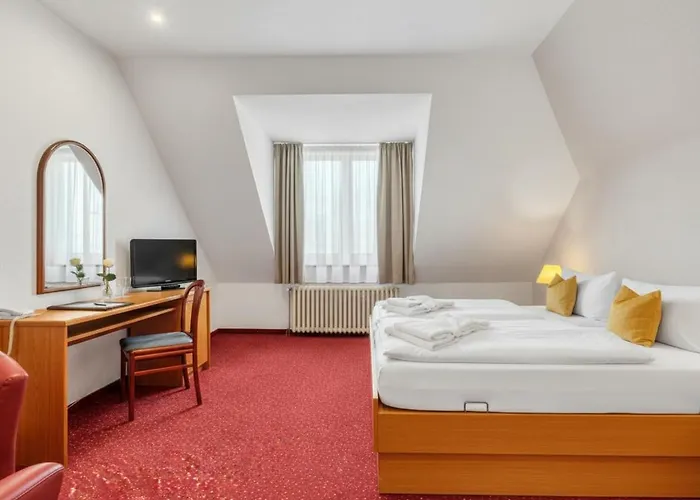 Lazensky Pyramida 4*