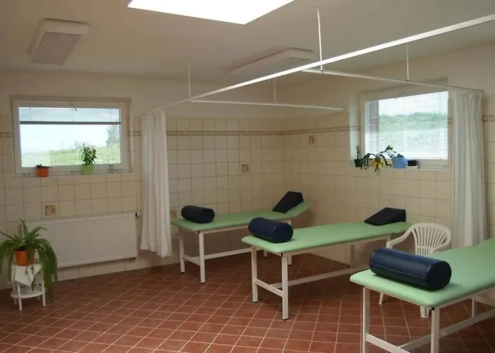 Lazensky Pyramida Hotel