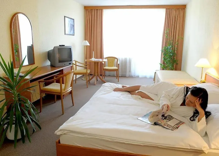 Lazensky Pyramida Hotell Františkovy Lázně
